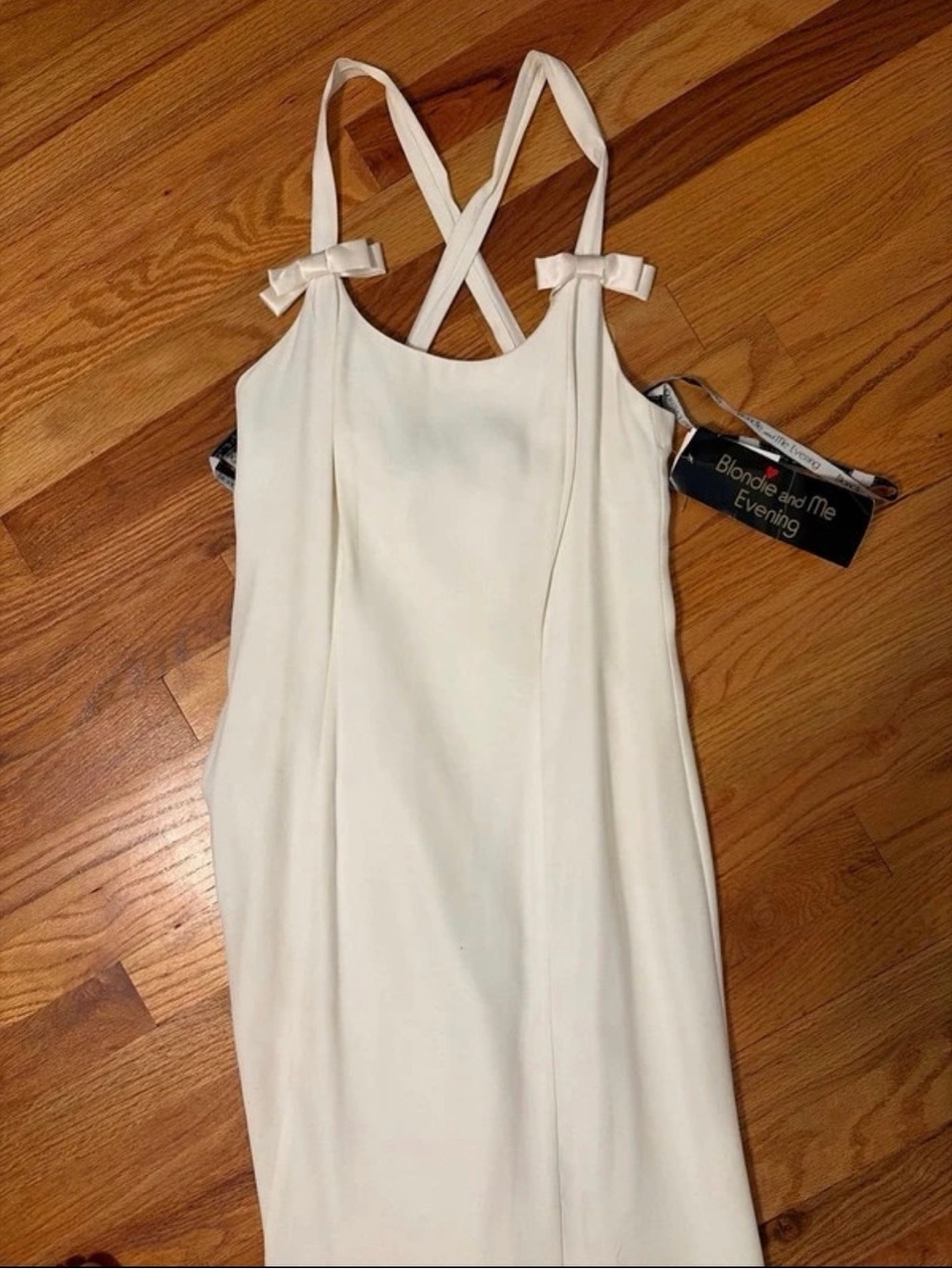 Vera Wang Cream Crossover Strap Dress with Shoulder Bows
